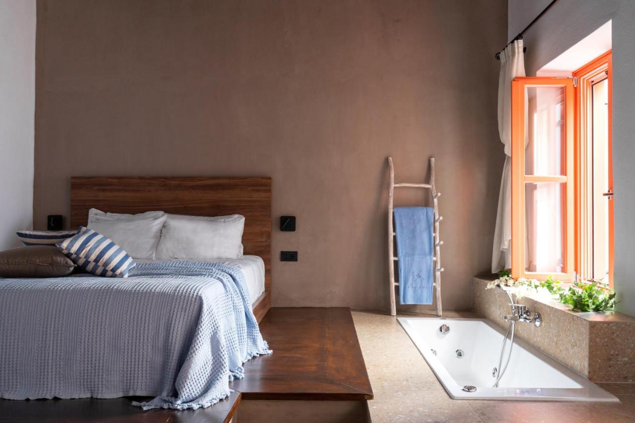 Blue Jasmine Aparthotel 3*